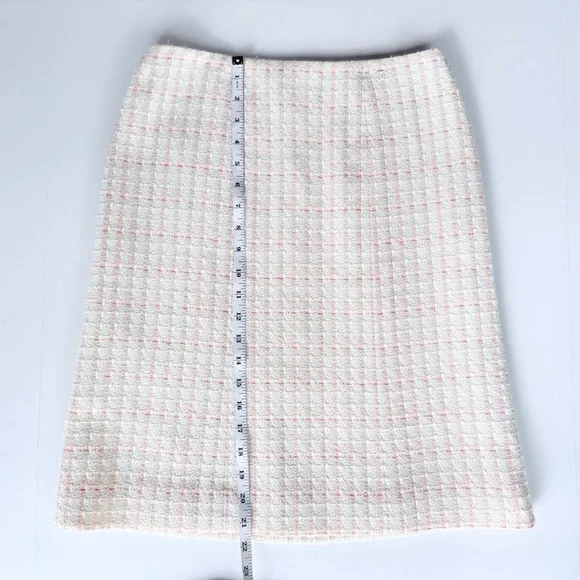 Chanel 04C 2004 Cruise Resort Ivory Fantasy Tweed B2364 Skirt Size 36 FR 4 US - Picture 15 of 16